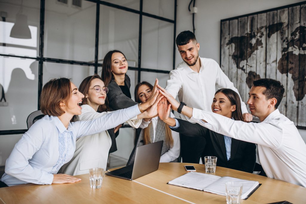 Trabalho em equipe para resolução de problemas. Meets