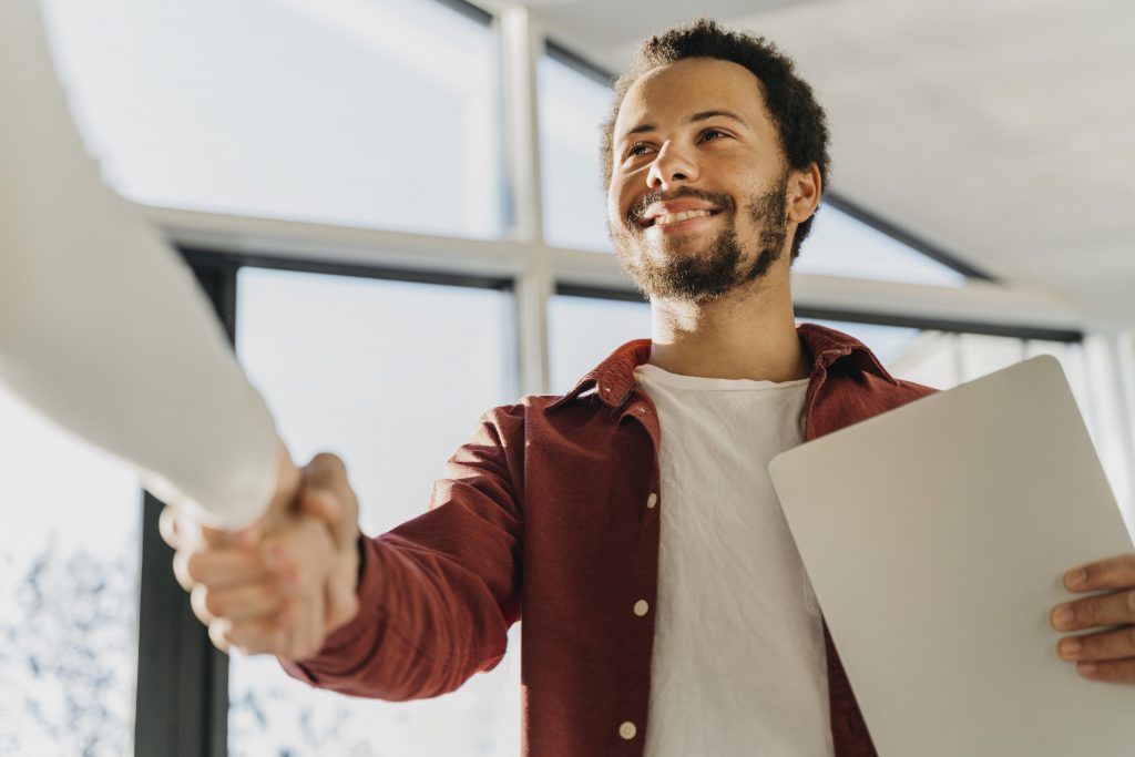 Pós-venda e satisfação do cliente nas estratégias de upsell e cross-sell. Meets.